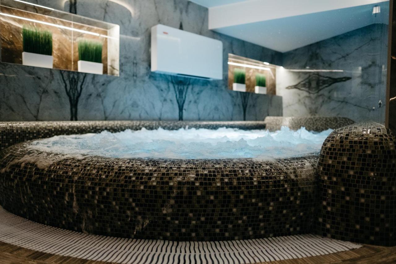 Bohema Hotel Telšiai Екстериор снимка